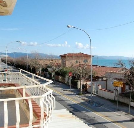 Hotel Eden Фолоника Екстериор снимка