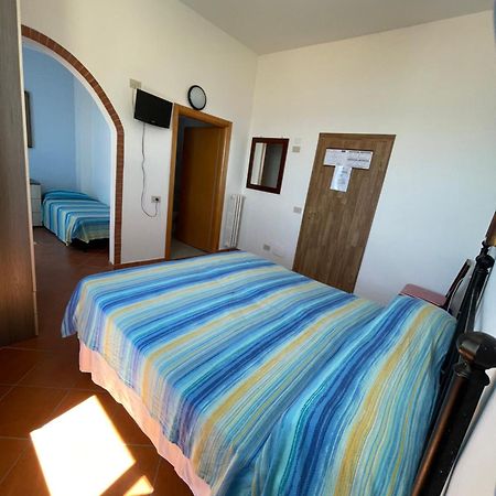 Hotel Eden Фолоника Екстериор снимка