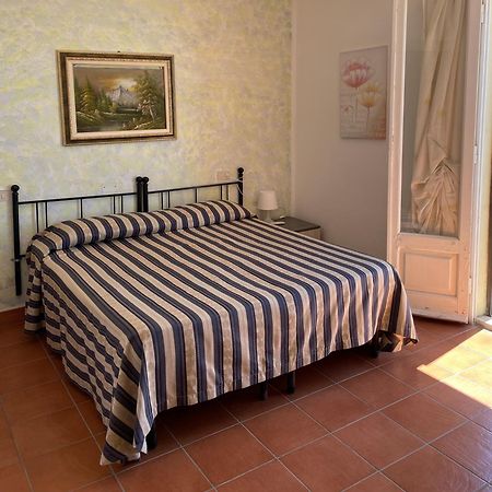 Hotel Eden Фолоника Екстериор снимка