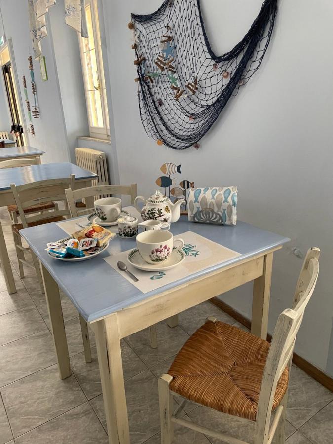 Hotel Eden Фолоника Екстериор снимка