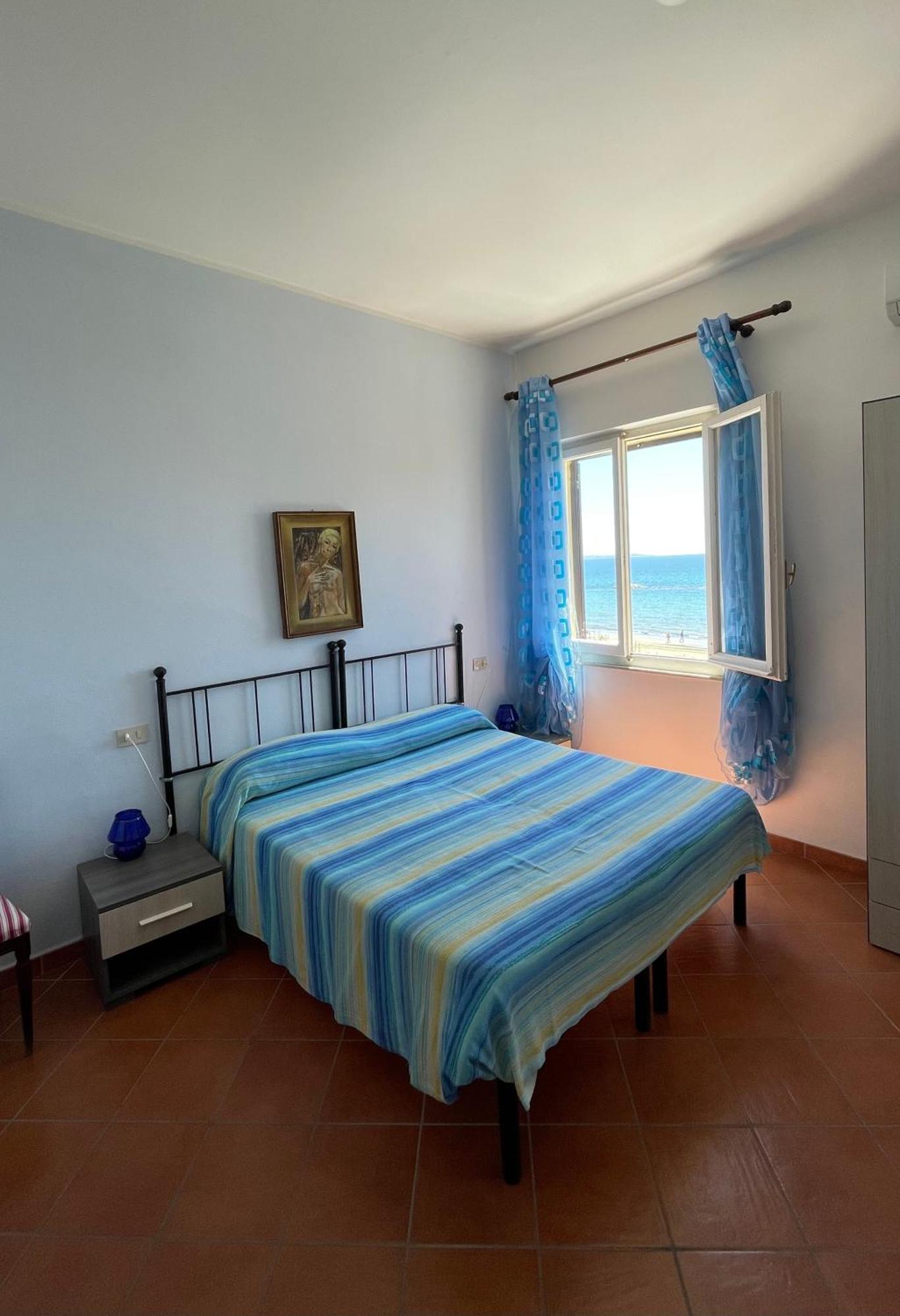 Hotel Eden Фолоника Екстериор снимка